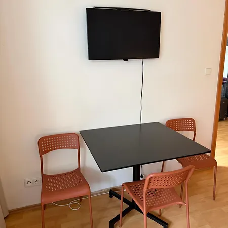 Key Pellicova Apartment *